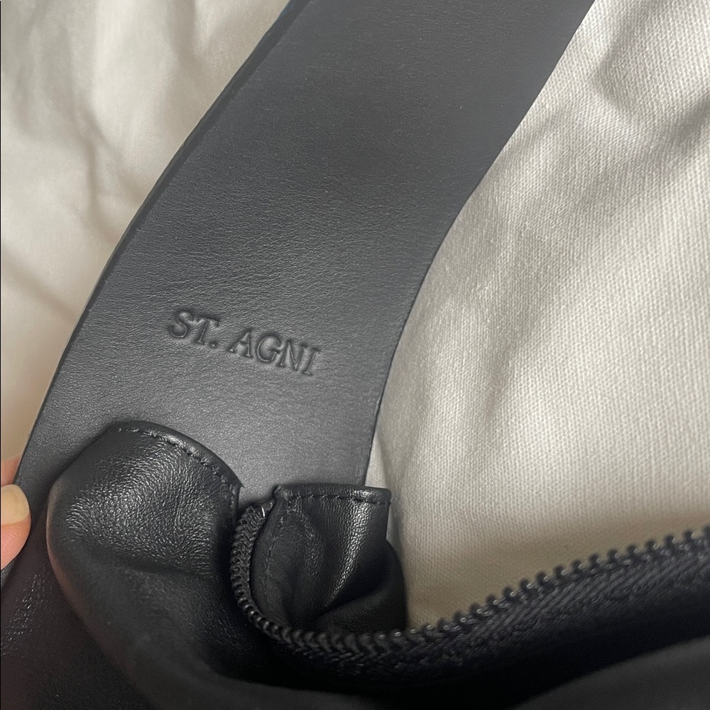 NWT St. Agni soft arc leather shoulder bag, black - Picture 3 of 8